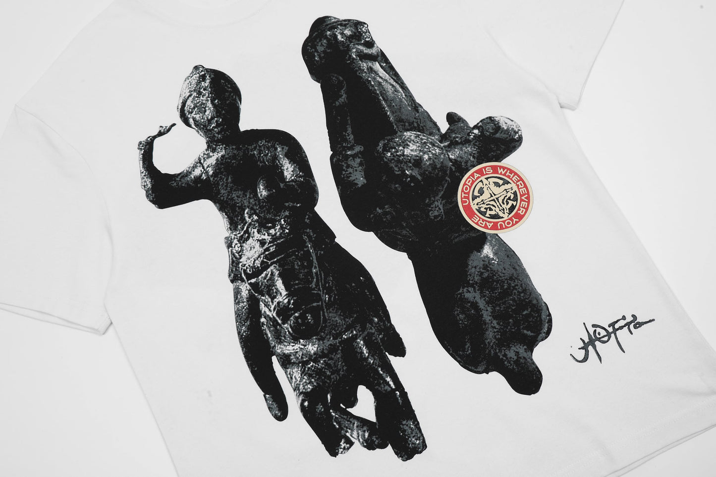 Statue T-Shirt